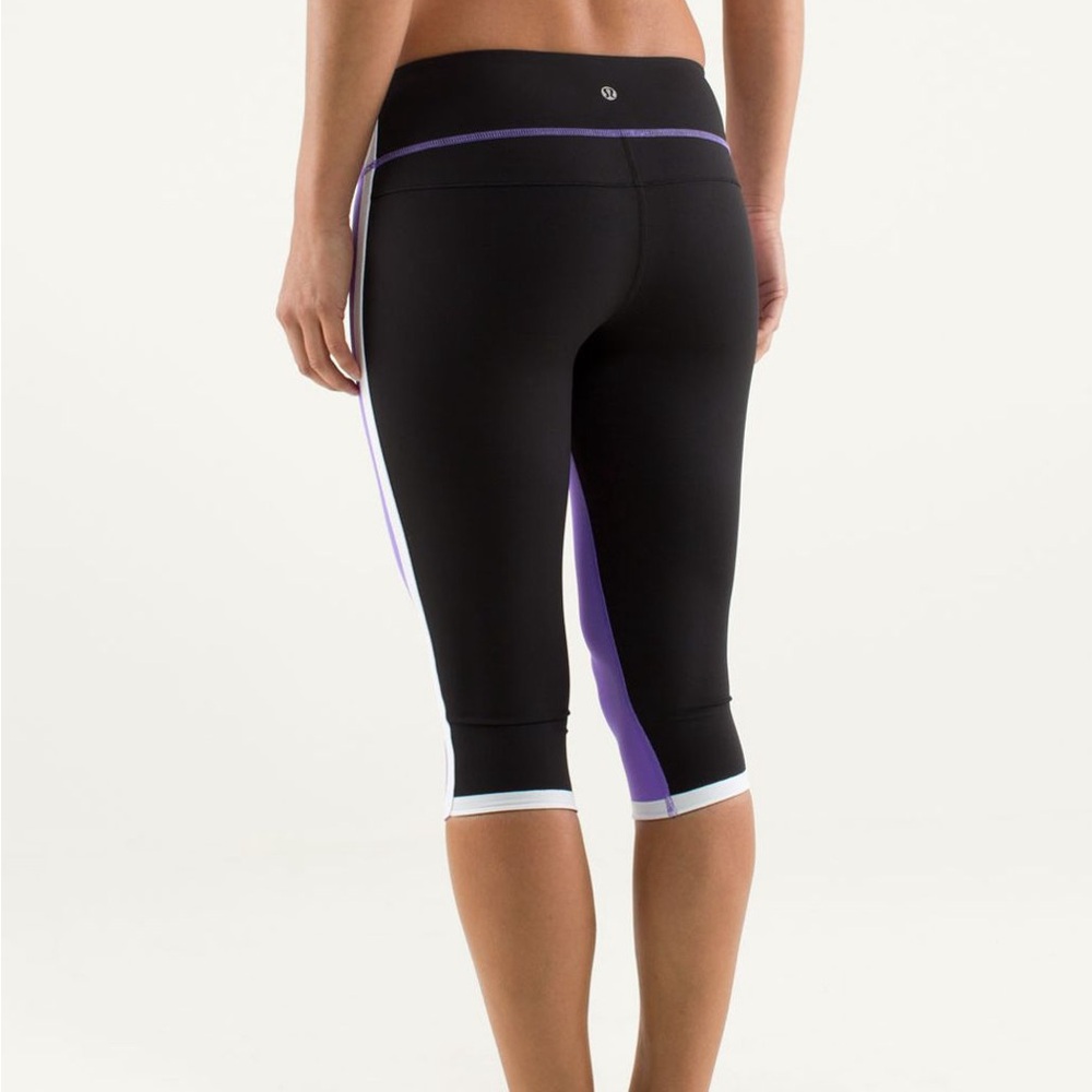 Lululemon size small 6 leggings purple black white crop multicolor ignite 13”